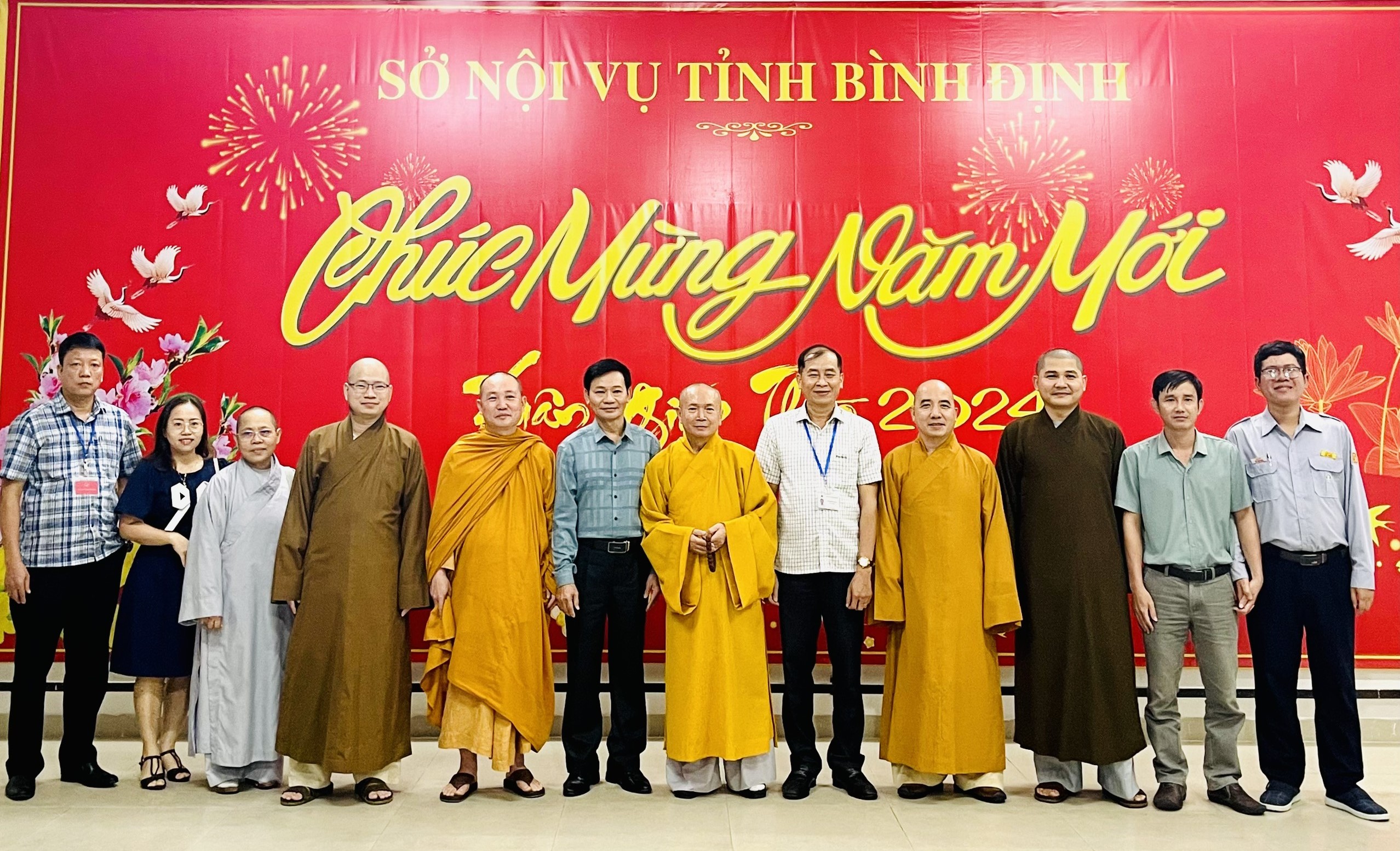 Ban Trị sự Phật giáo Tp. Quy Nhơn thăm và chúc Tết Giáp Thìn lãnh đạo chính quyền thành phố.